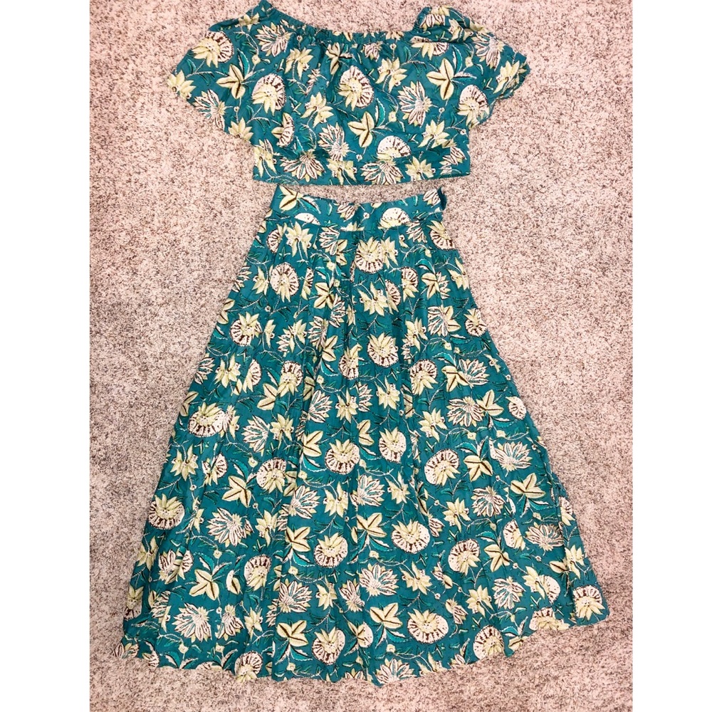 Indian dress for women. Size Medium. Lenga.